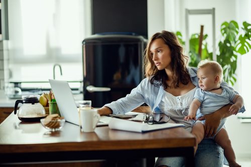 Reconnect and Build – Tailored Networking Strategies for Busy Moms